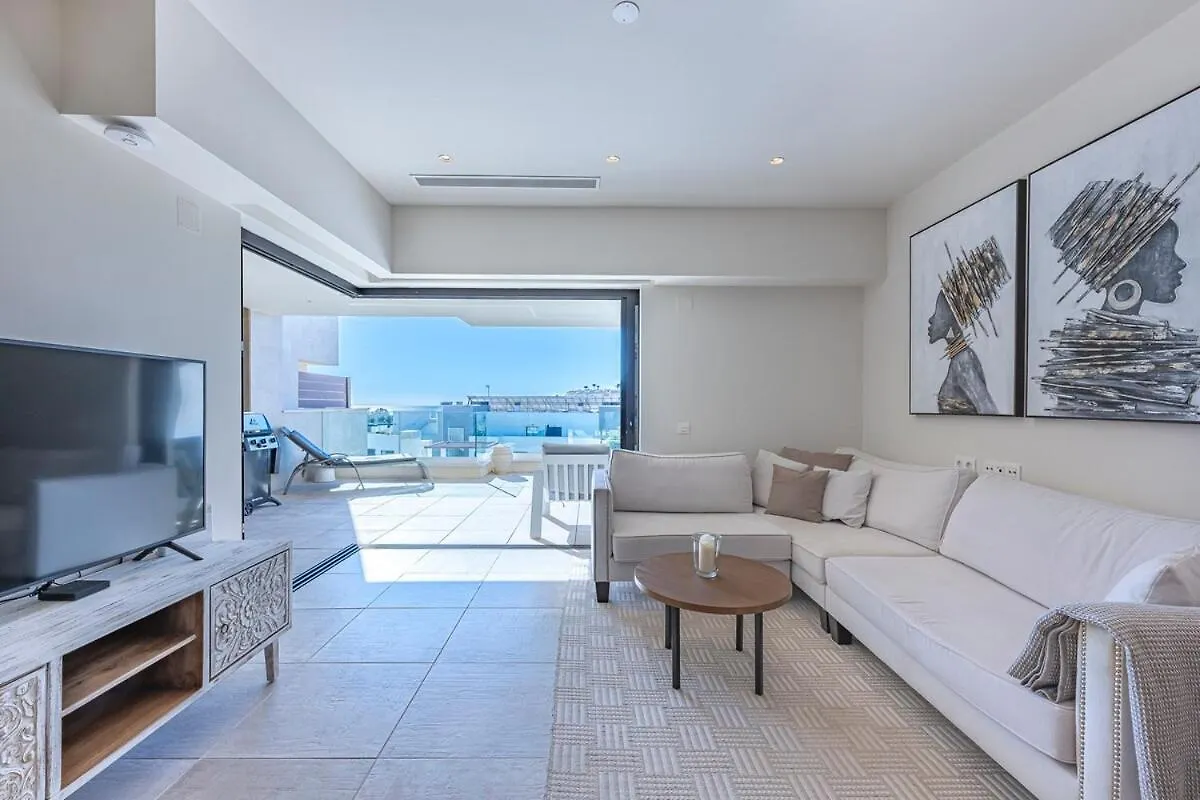 Modern Flat With 2 Bedrooms, Terrace, And Pool In Cala De Mijas location
