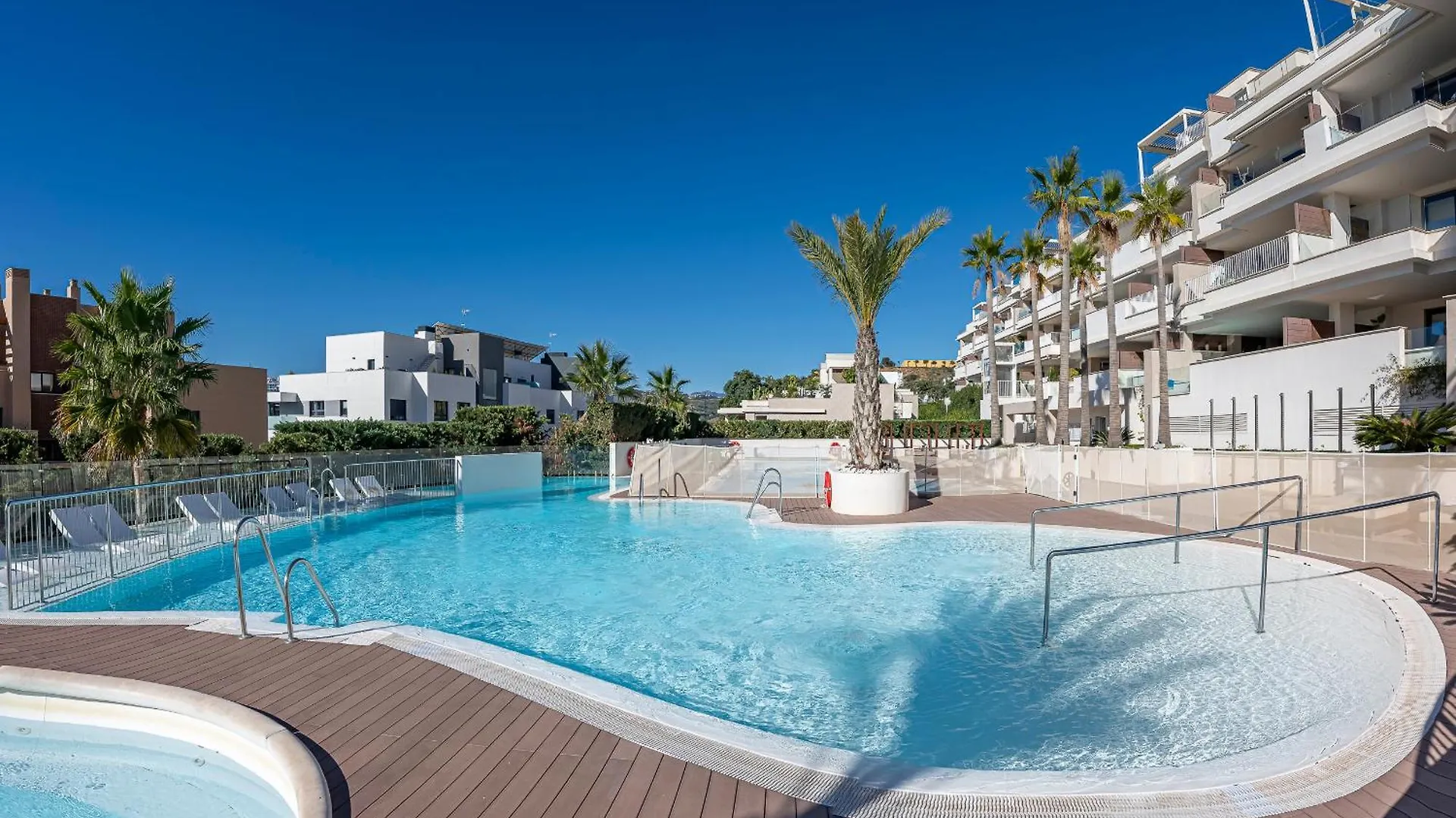 Modern Flat With 2 Bedrooms, Terrace, And Pool In Cala De Mijas La Cala De Mijas